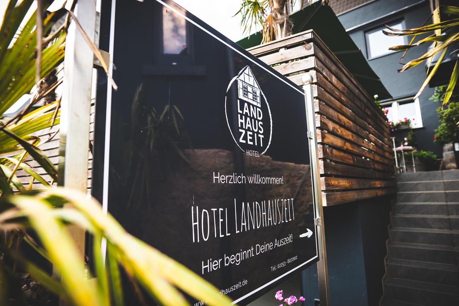 Boutique Hotel Landhauszeit Bad Muenstereifel Exterior foto
